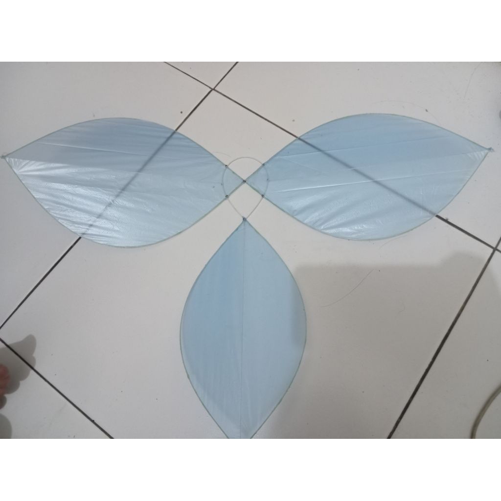 layang-layang lebah/tawon mini