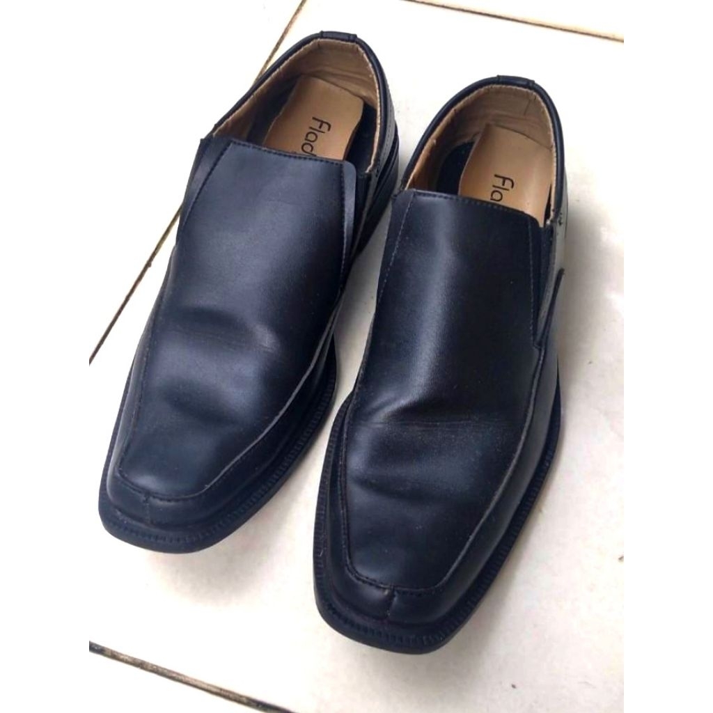 Sepatu Pantofel Fladeo Pria