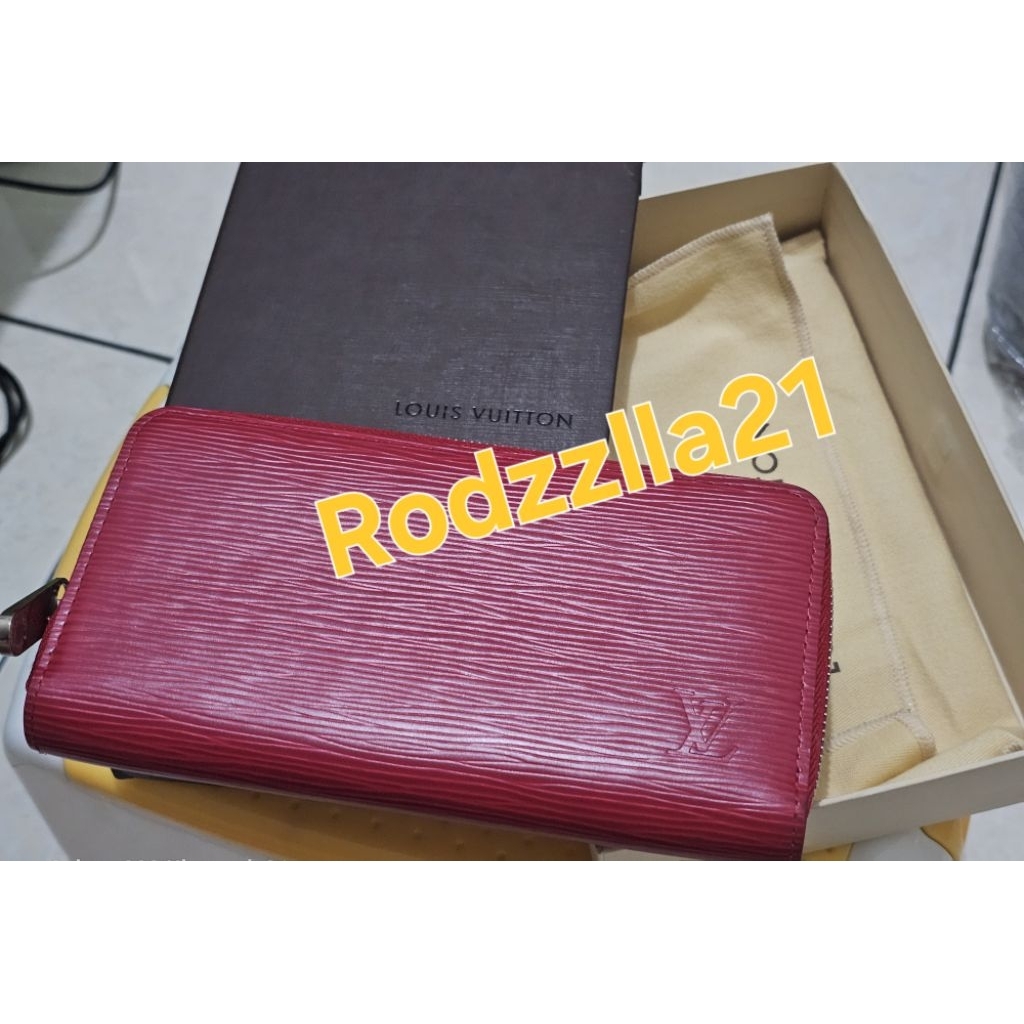 Louis Vuitton Zippy Wallet Epi