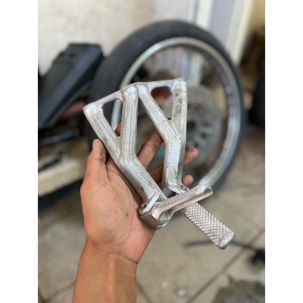 postep DUCATI panigela import pijakan postep ducati v4 detail original import gorila