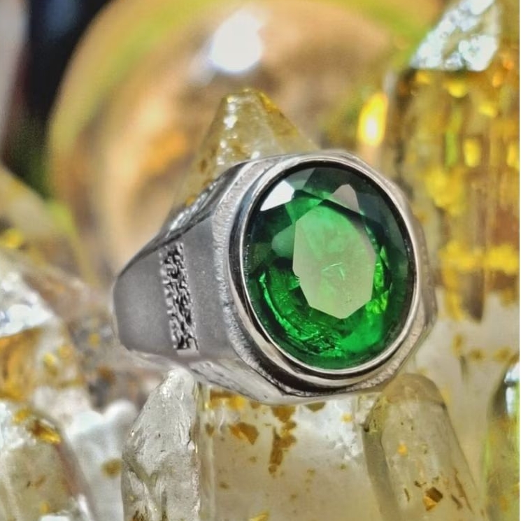 Cincin Batu Permata Zamrud Sintetis