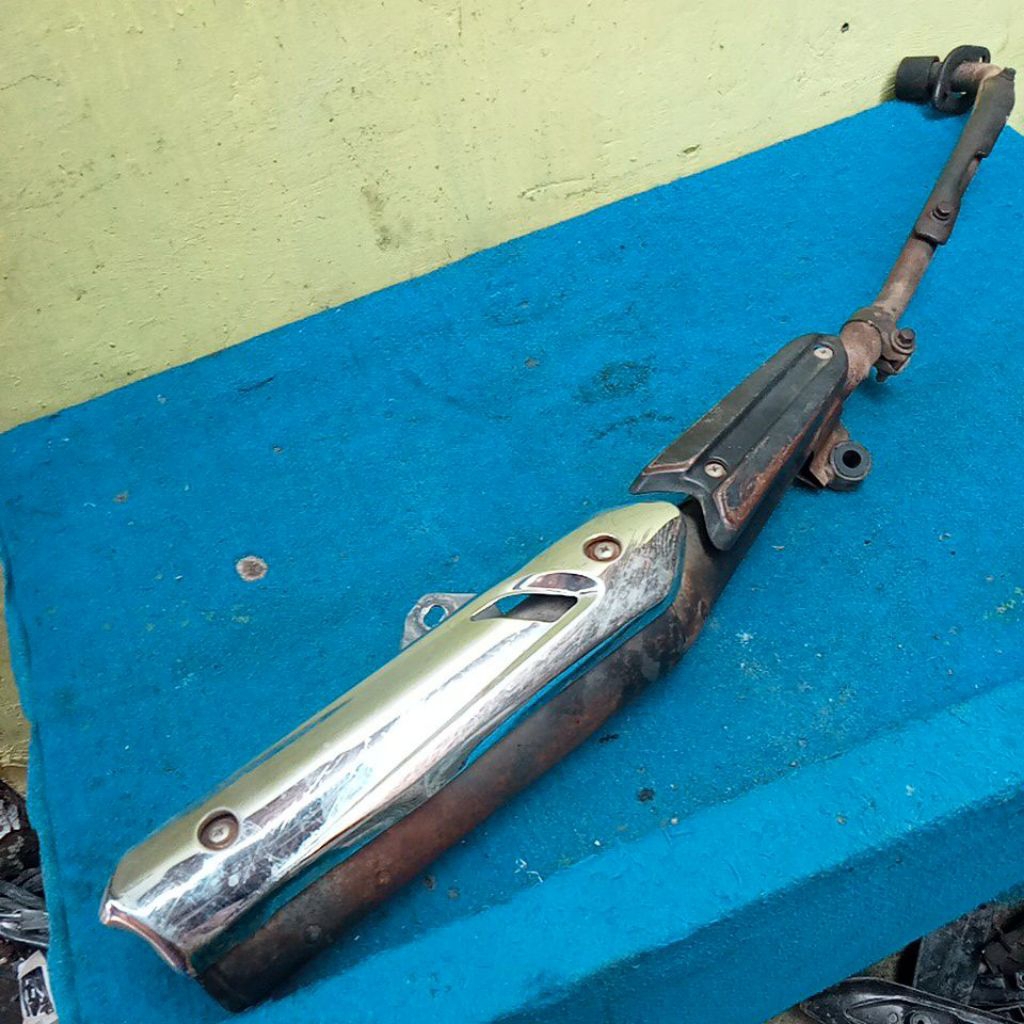 knalpot motor Yamaha Vega ZR 2010 original