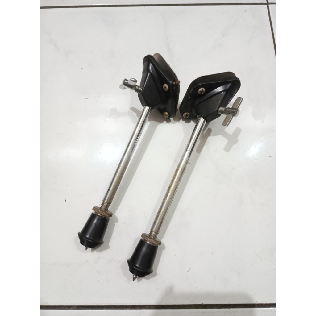 Kaki bass drum rolling