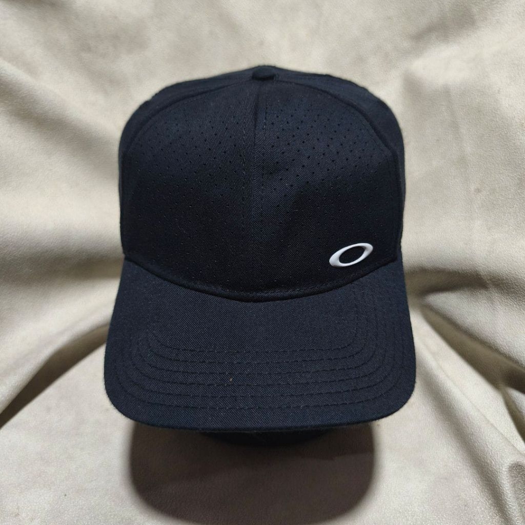 Topi snapback olahraga golf pria oakley hitam
