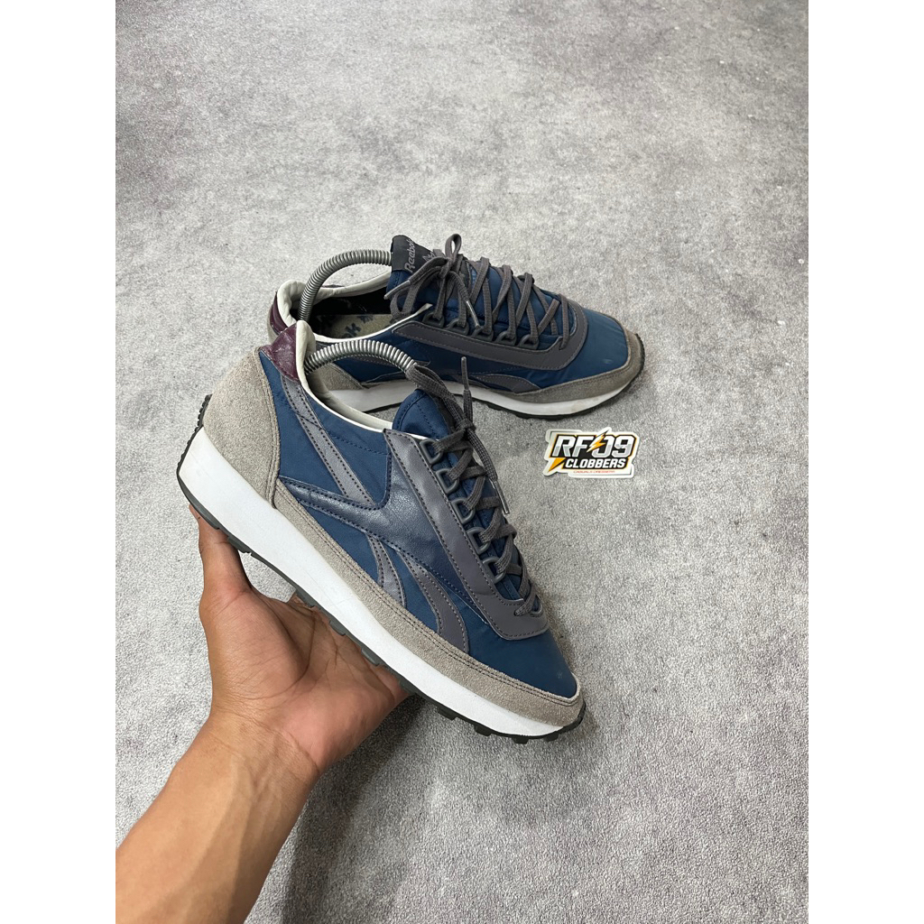 Reebok aztec navy