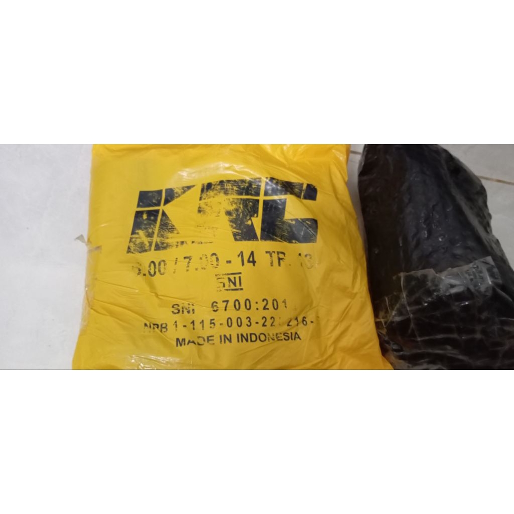 Ban dalam mobil R-14