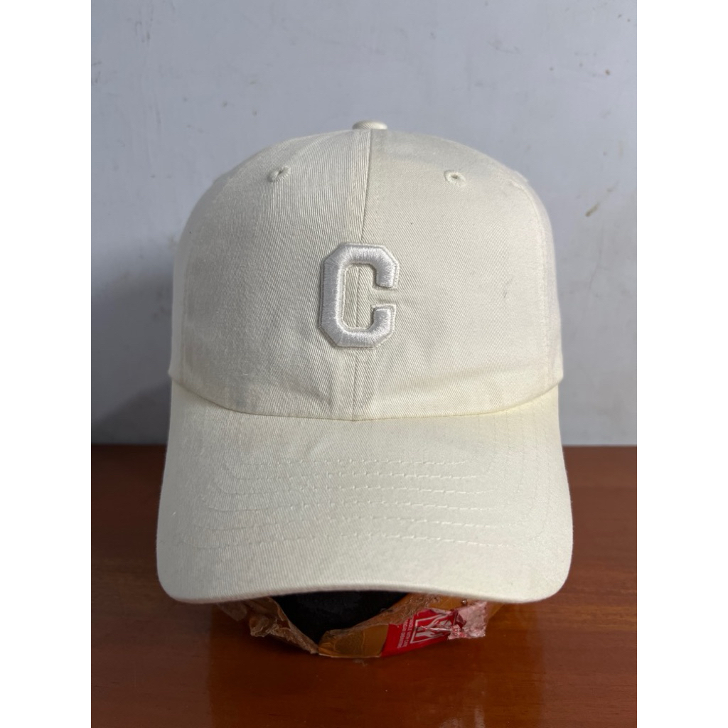 topi covernat white  on white original second