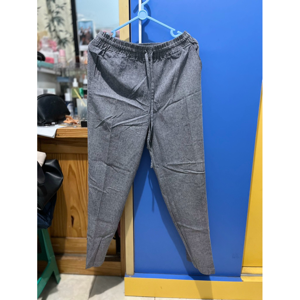 PRELOVED GEELA Celana Bahan Wanita