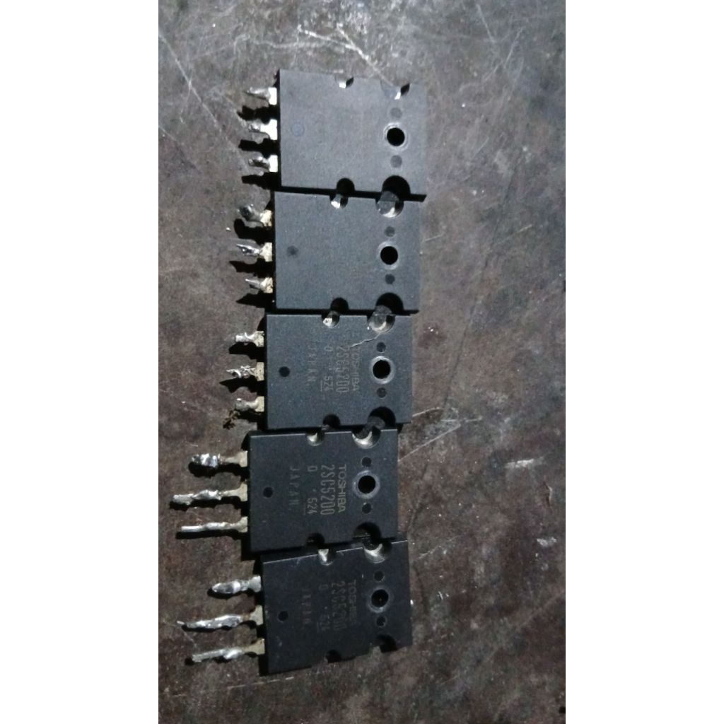 Transistor Toshiba SC 5200 C5200 524 kaki pendek cabutan normal