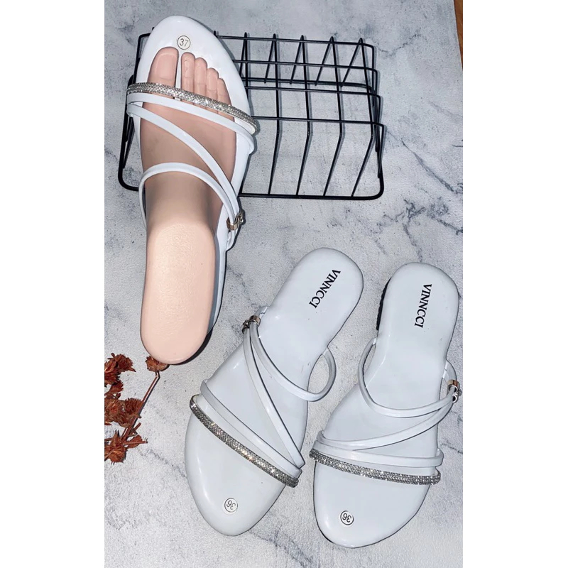 Vincci Sandal Flat Wanita Terbaru