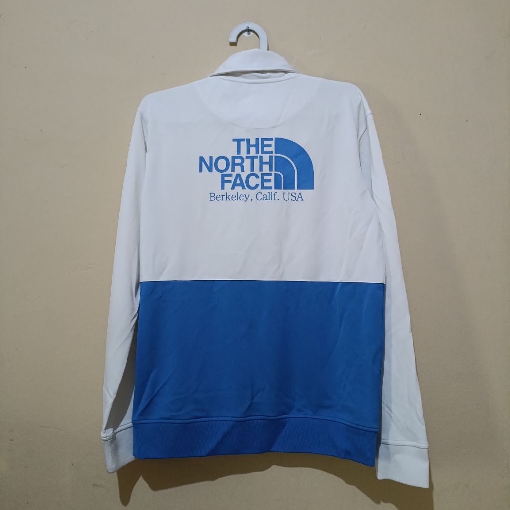 Tracktop The north face Berkeley back print