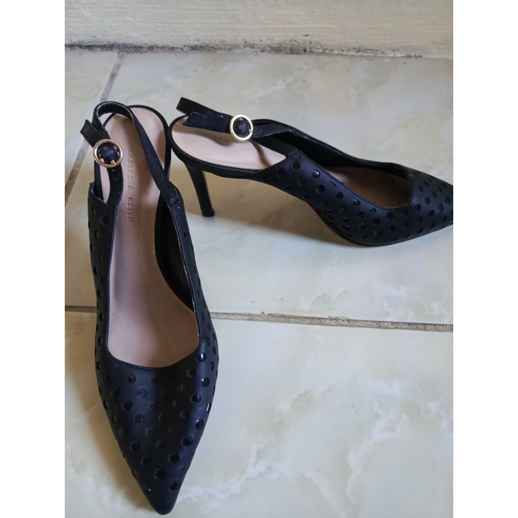 sepatu heels preloved Charles & keith