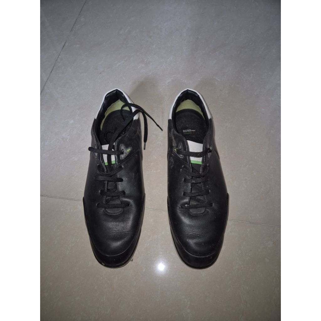 Hugo Boss Original Sepatu (size 42)
