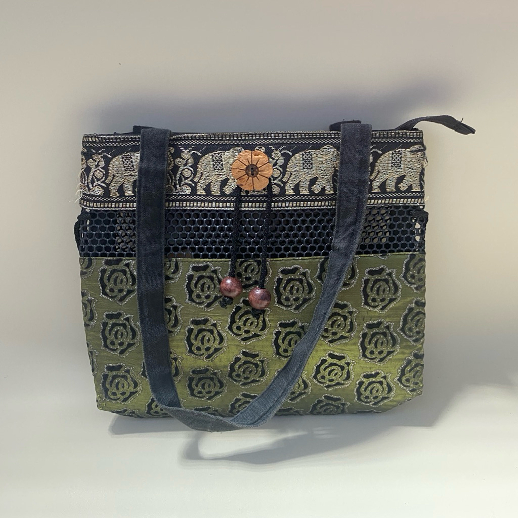 preloved (bekas pakai) tas kondangan warna hijau lumut