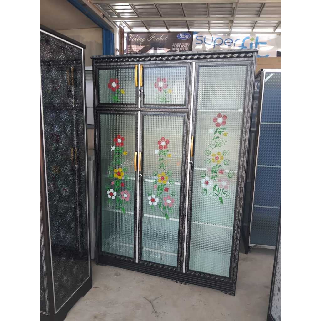 LEMARI RAK PIRING KACA 5 PINTU BUNGA BANJARMASIN
