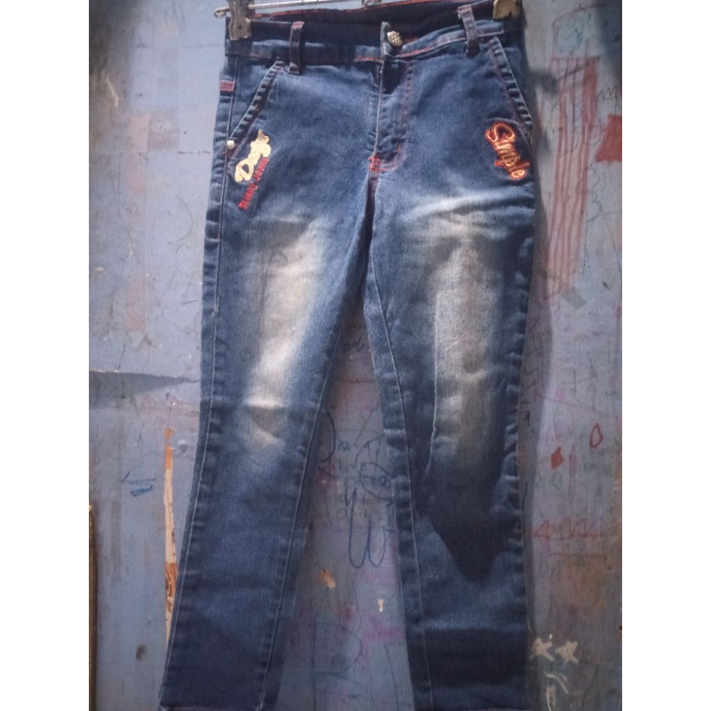 celana levis anak perempuan