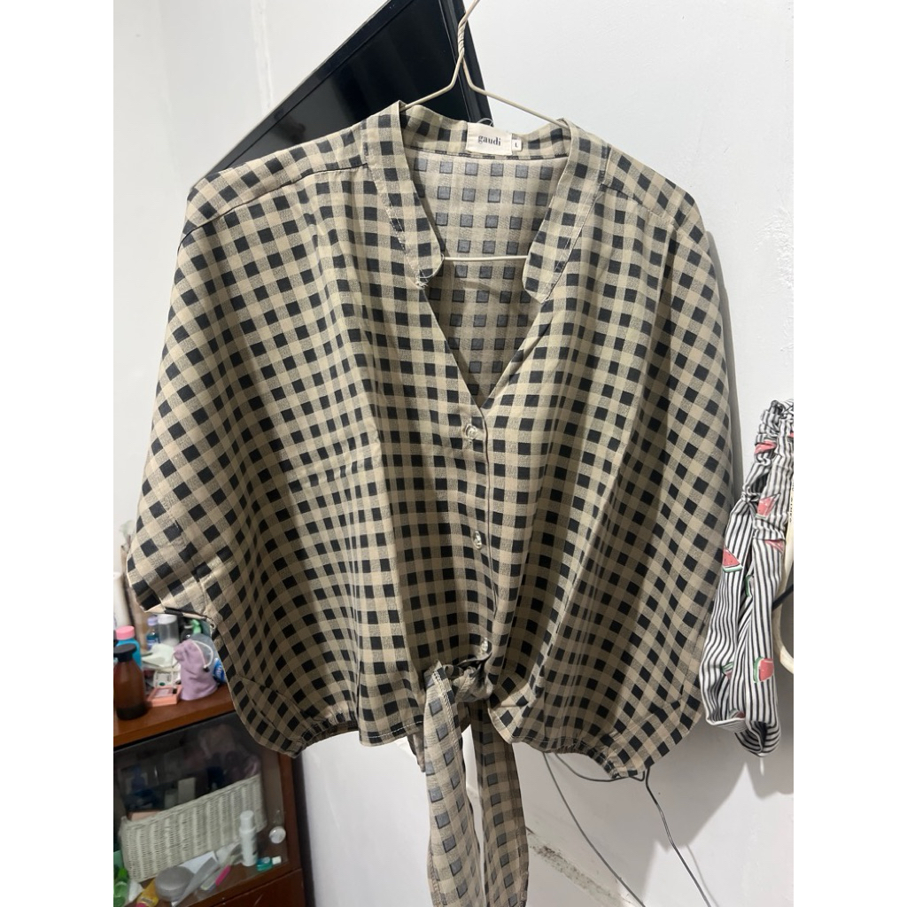 gaudi batwing shirt / gaudi blouse crop top