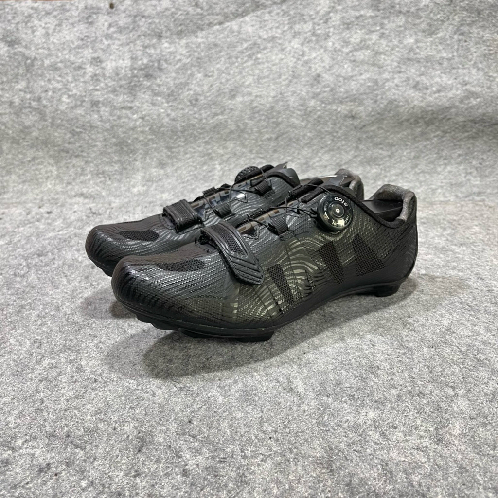 santic road bike shoes