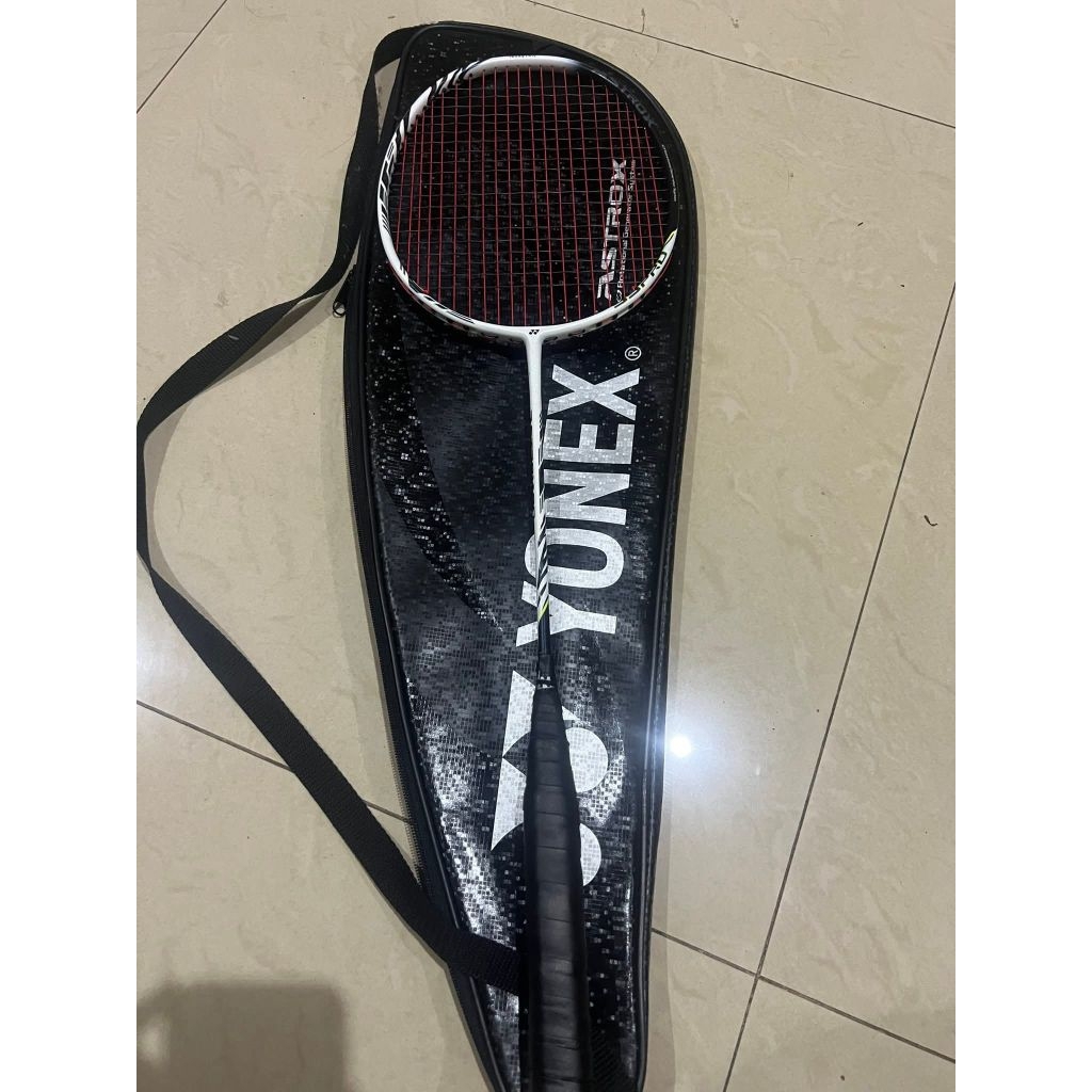 Raket yonex astrox 99 pro