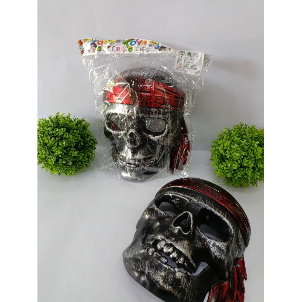 TOPENG BAJAK LAUT TENGKORAK SEREM ST3-193