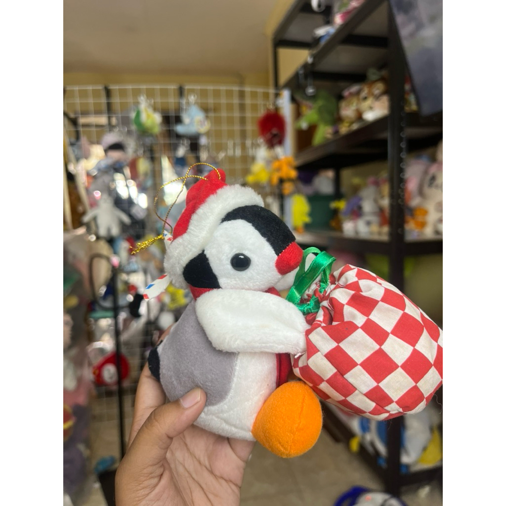 boneka pingu tema natal