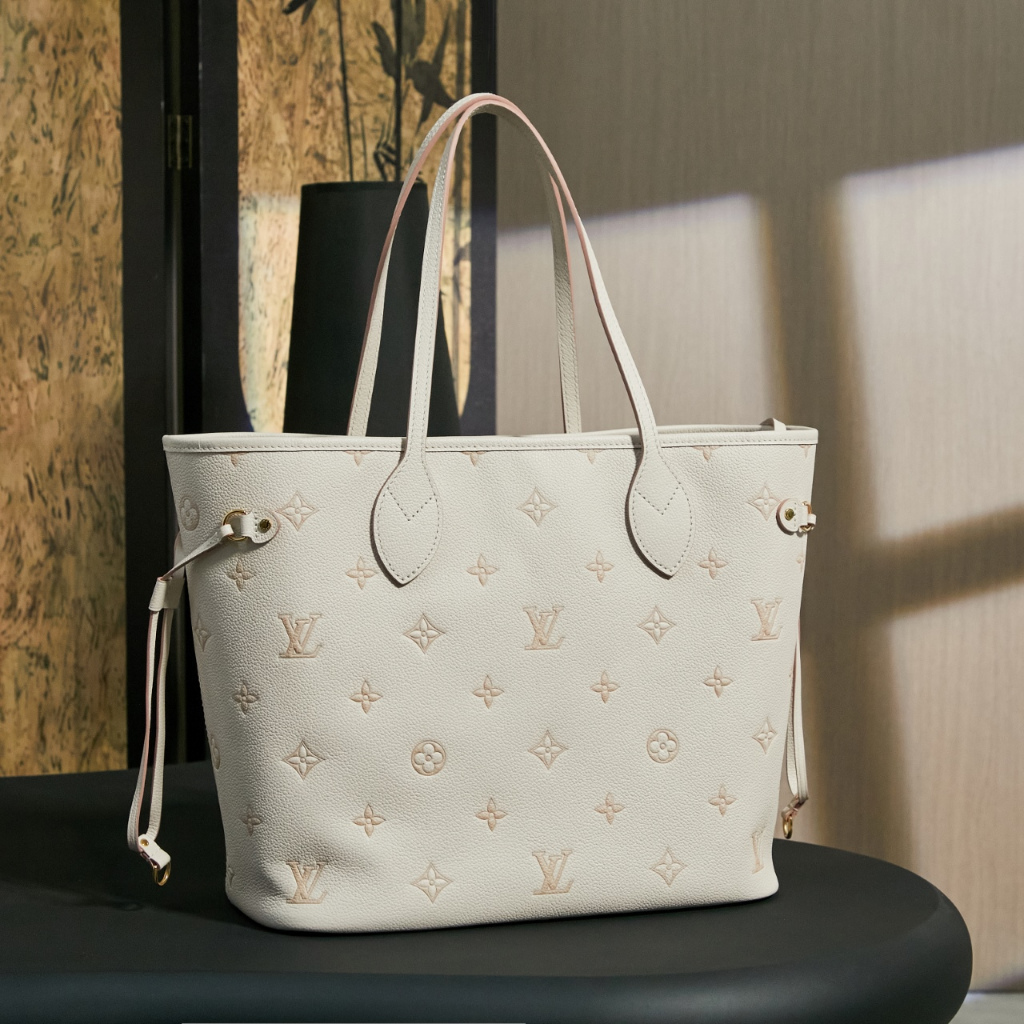 LV tote bag