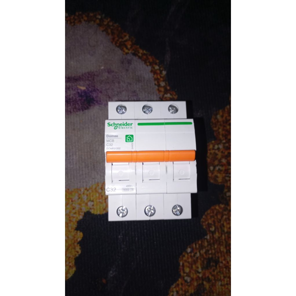 MCB 3PHASE SCHNEIDER