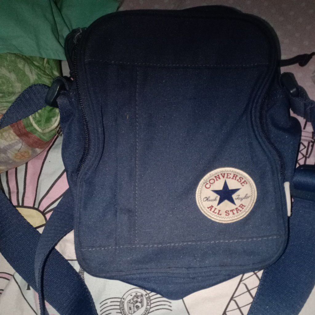 tas selempang converse