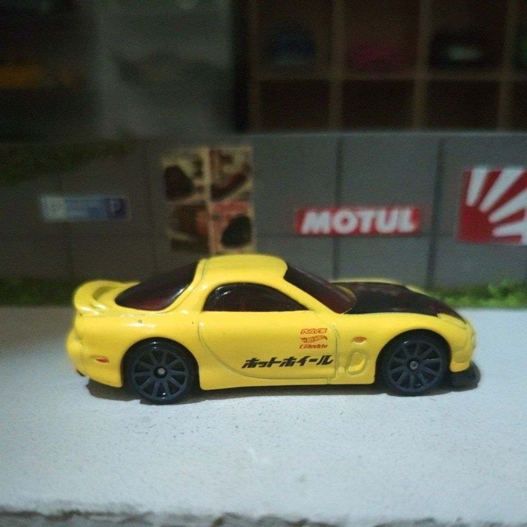 diecast hotwheels mazda rx7 loose