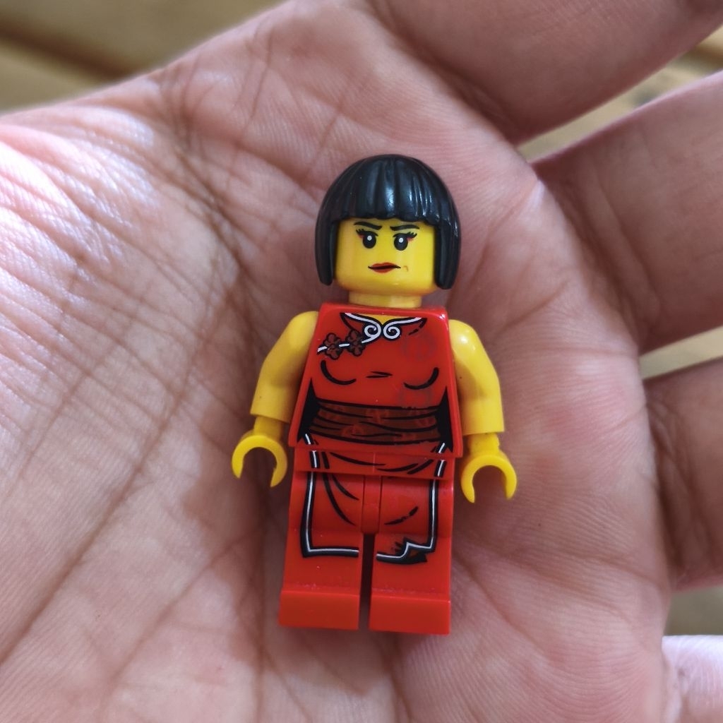 Lego Ninjago Minifigure -Nya pilot