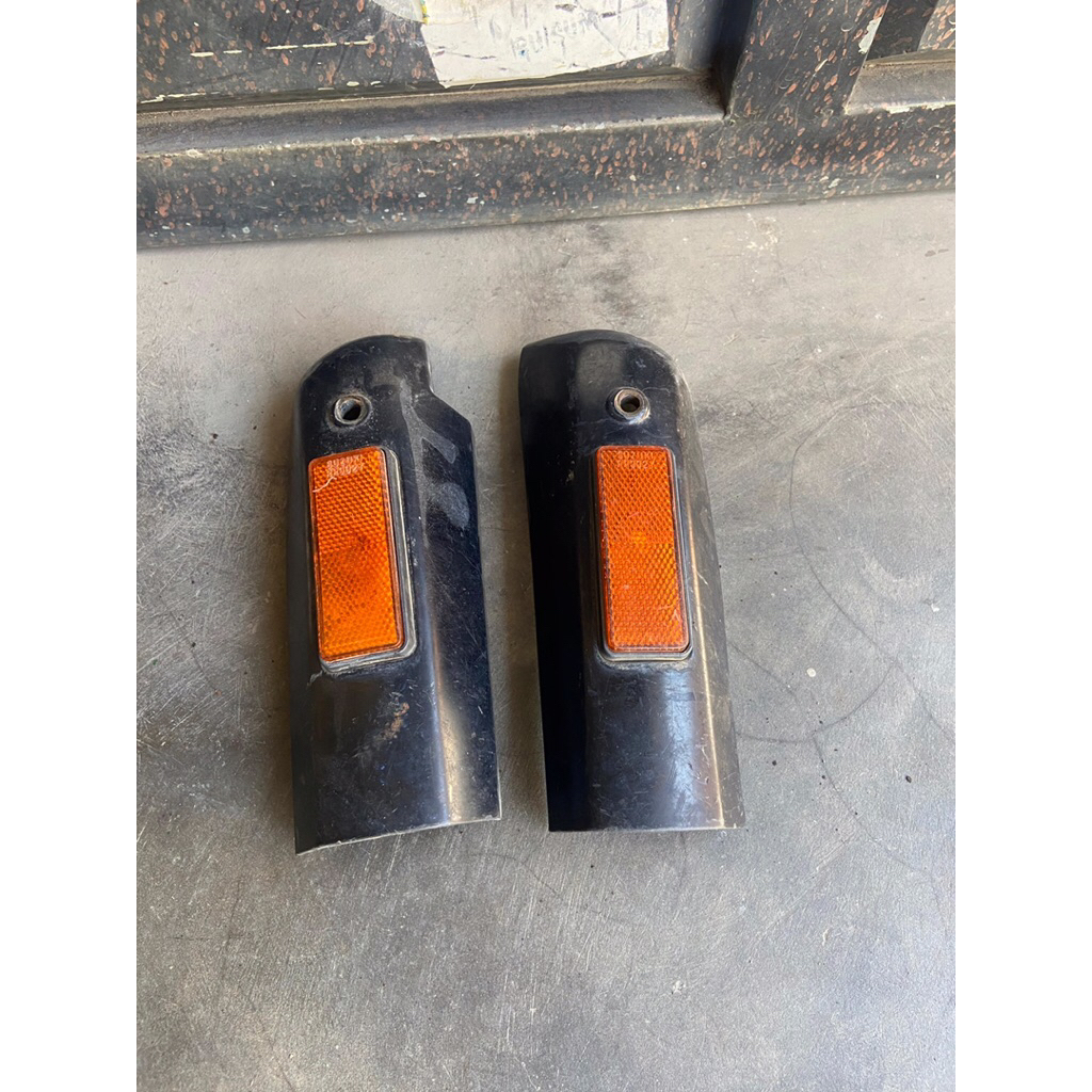 COVER SHOCK DEPAN SUZUKI CRYSTAL ORIGINAL