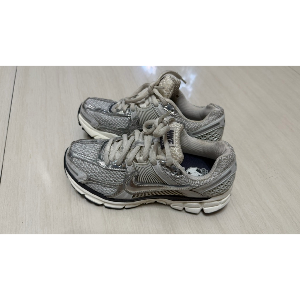 nike zoom vomero 5 size 37,5 ori second
