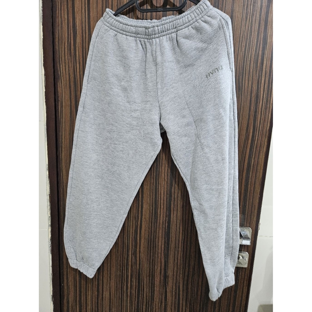 HVNU JOGGER PANTS SWEATPANTS LONG TRAINING PANTS CELANA PANJANG MEN WOMAN UNISEX PRIA WANITA SIZE S 