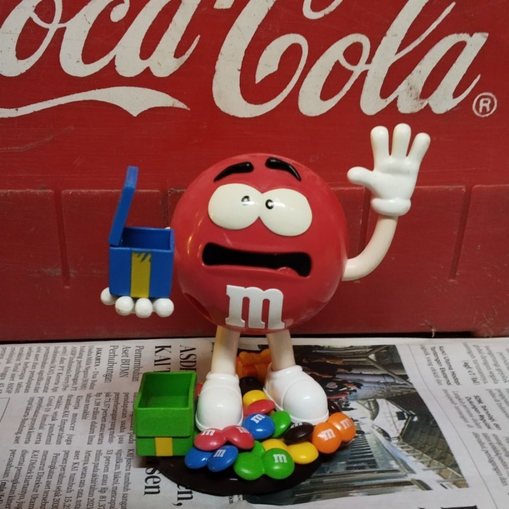 mainan figure mnm jadul kolektor item