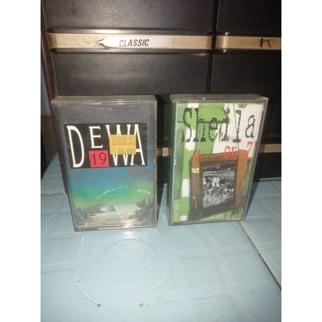 Kaset Pita Dewa 19 Kangen - Sheila on 7 self title ( sepaket )