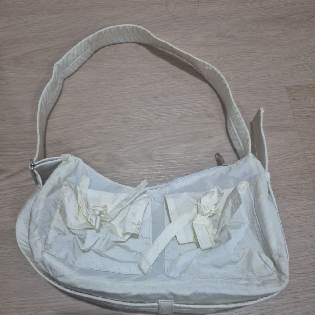 Preloved SlingBag By Gladsome