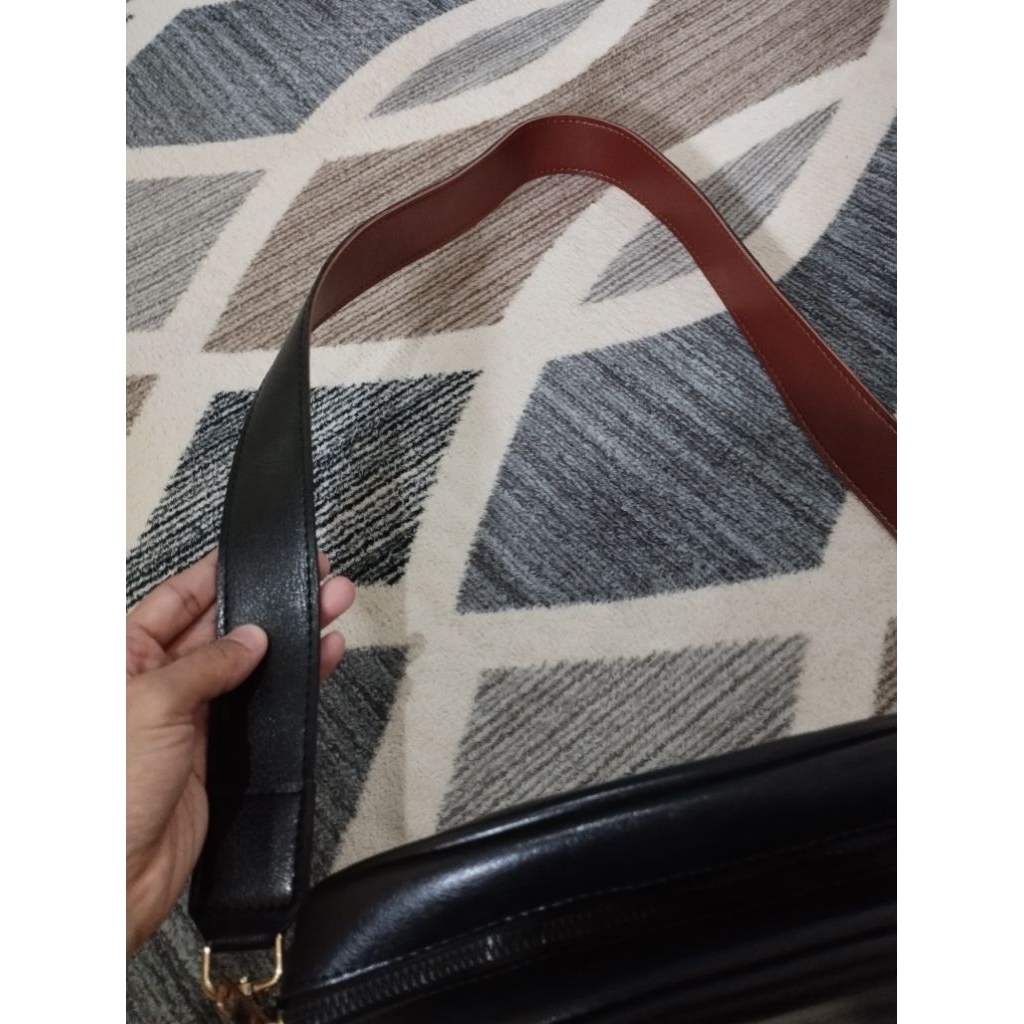 PRLVD BELIYA SLING BAG