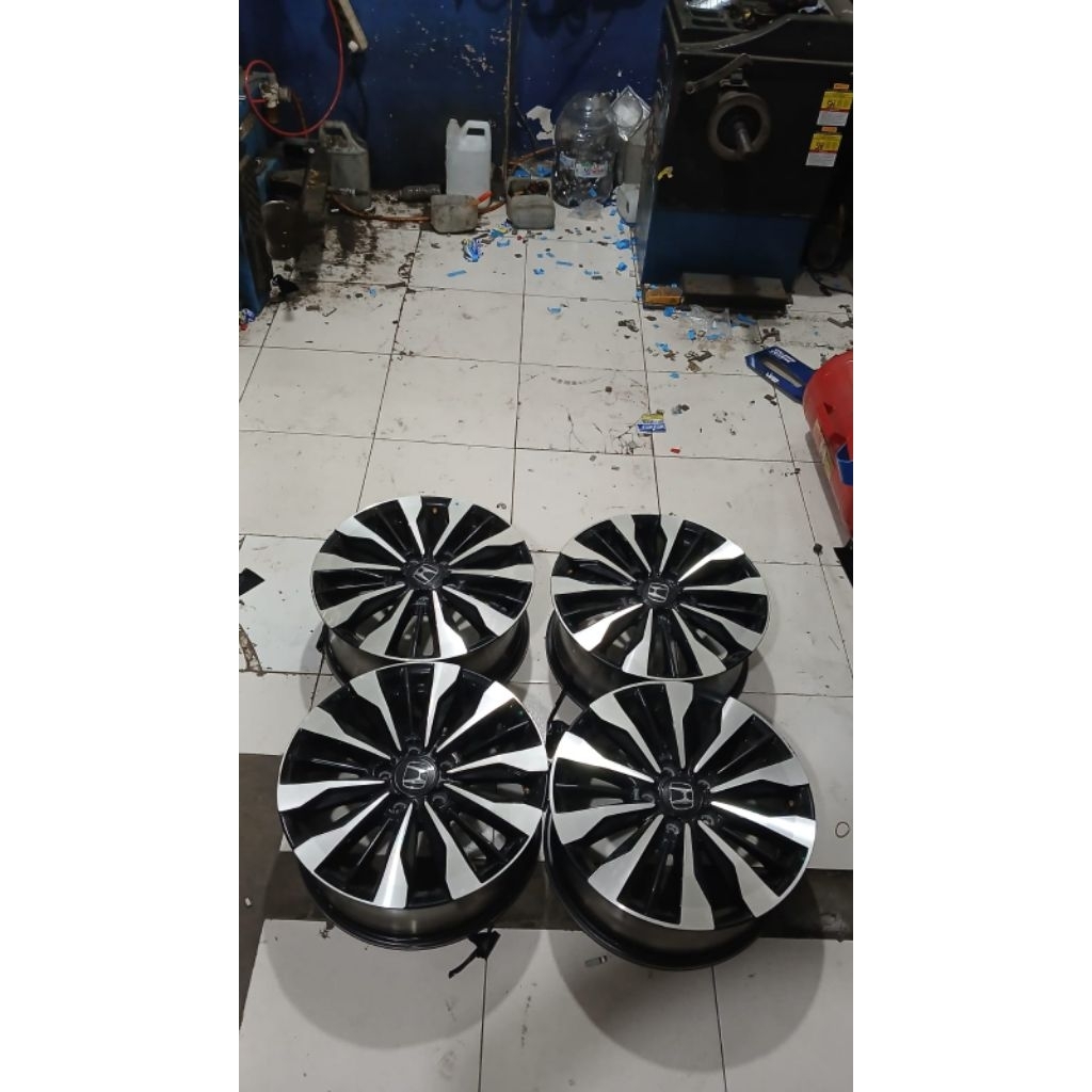 Velg bekas mobil oem copotan brv ring 17 lebar 7 baut 5x114.3 velg only