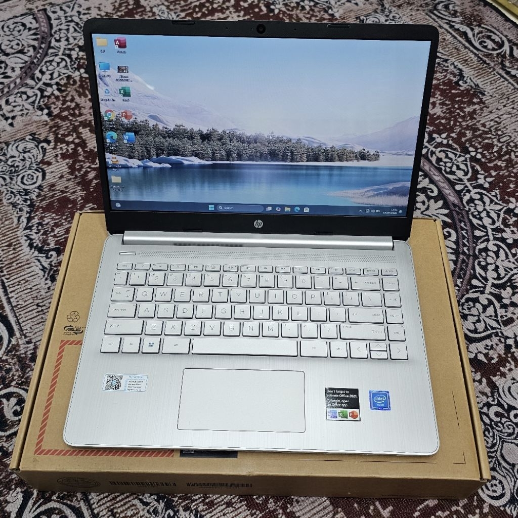Laptop HP 14s Keluaran Terbaru Model Tipis Keyboard Backlight Generasi terbaru super slim Laptop ker