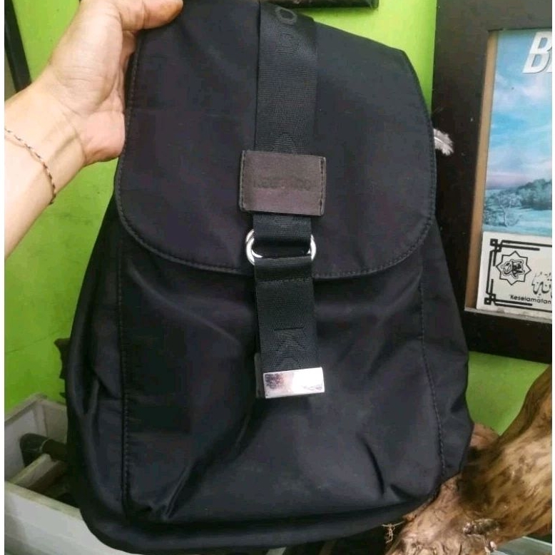 Tas Keep Too Ransel wanita hitam