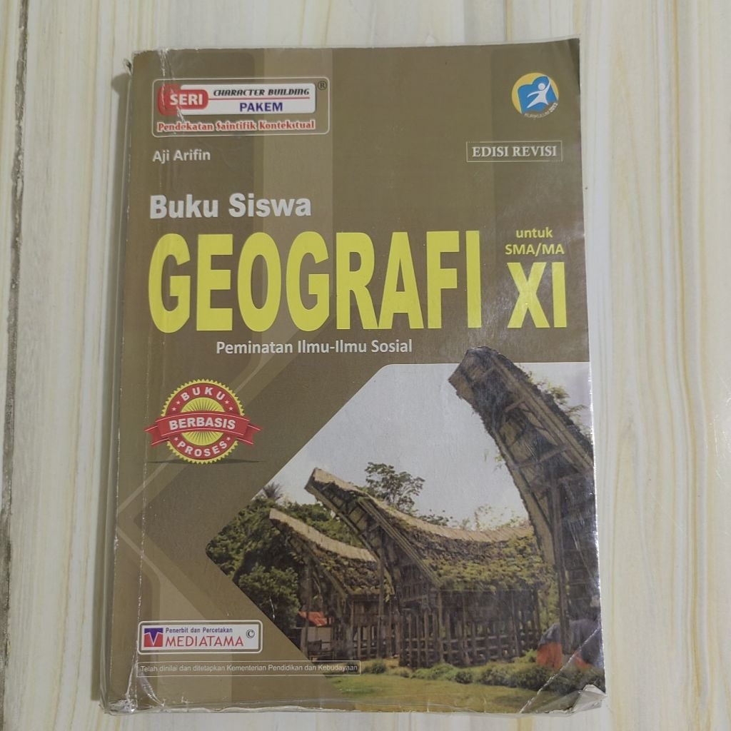 Buku Geografi Peminatan Ilmu Sosial Kelas XI (Penerbit MEDIATAMA)
