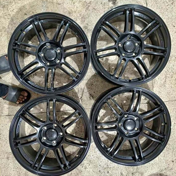 VELG MOBIL BEKAS SECOND RING 18 LUBANG 5 BOON HSR R18X8 5X114 ET45