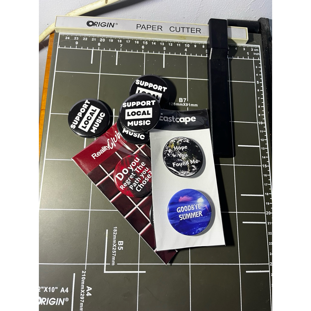 [atenine] Pin Band Lokal Reality Club, Eastcape, The Skit, Beijing Connection, Eleventwelft size 44m