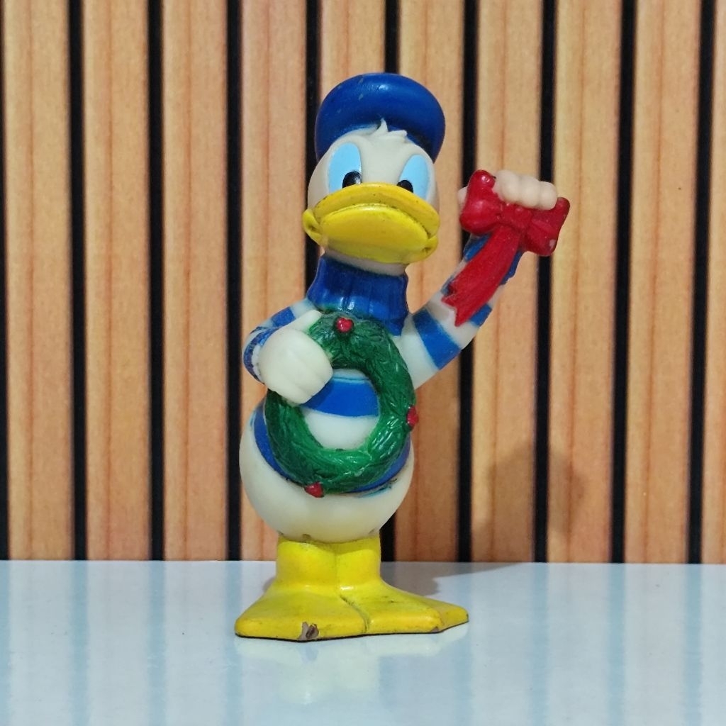 Mainan Figure Donald Duck Bebek Disney