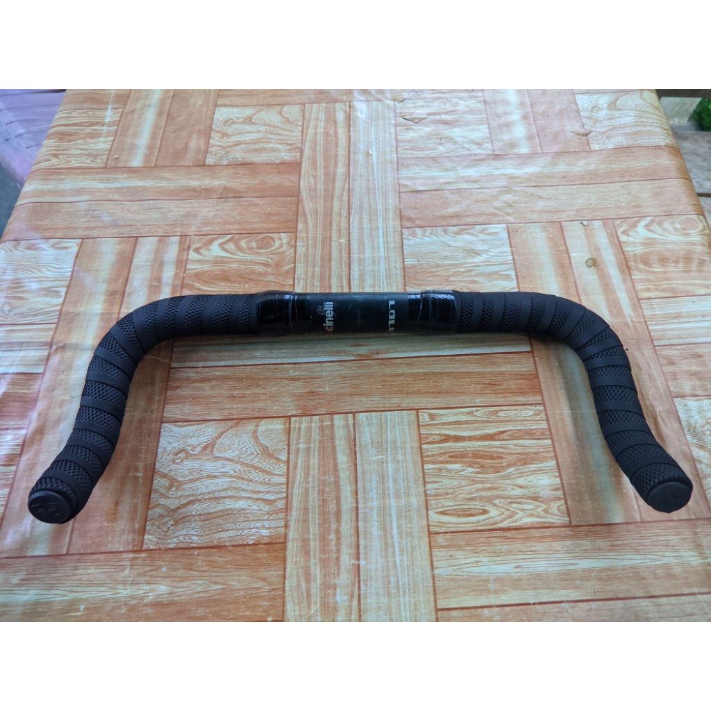 Bullhorn Cinelli Lola OS Clamp 31,8mm, Panjang 400mm, Include Bartape