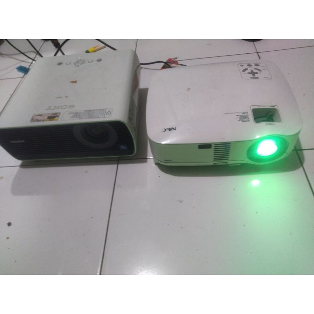 proyektor bekas minus sony & nec