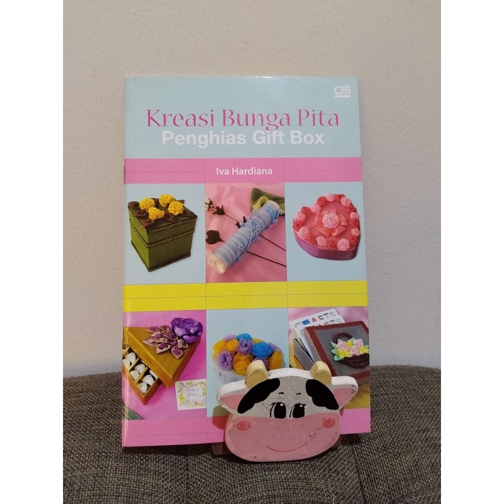 Book - PRELOVED Kreasi Bunga Pita Penghias Gift Box