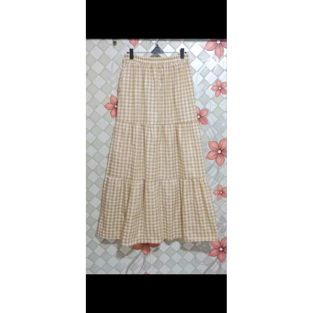 PRELOVED ROK GINGHAM BARU