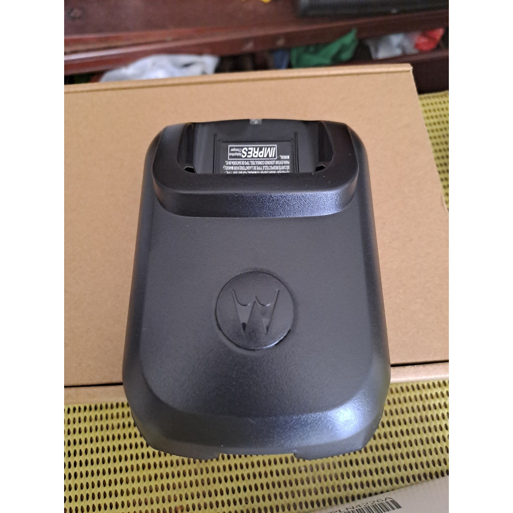 CHARGER MOTOROLA APX1000 DESKTOP CASAN XIR P6620i MANGKOK DUDUKAN HT 8668i ATS2500i BARU