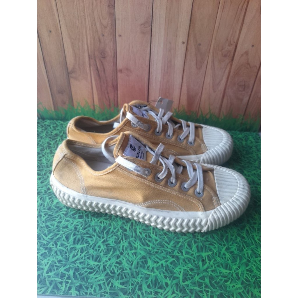 Sepatu Excelsior Size 39